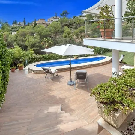 Luxury In With Sea Views